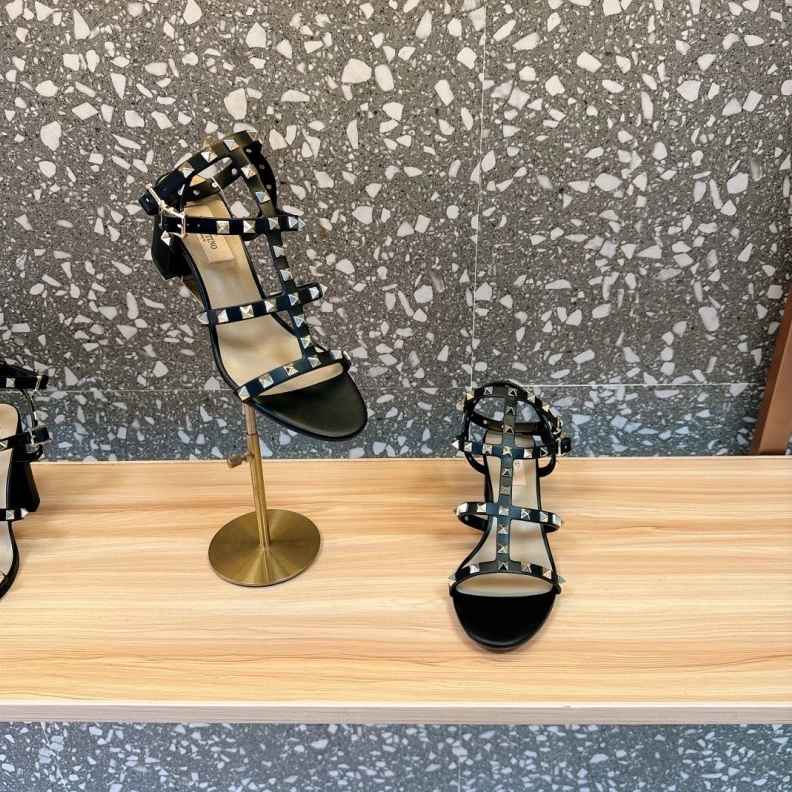 Durable Vxlxntino Sandals 229641
