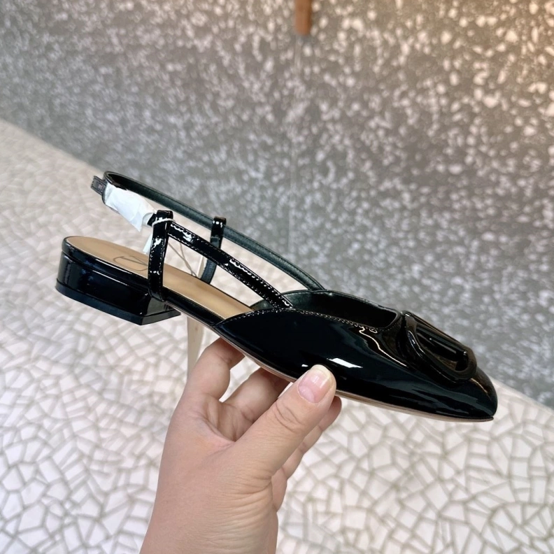 Classic Vxlxntino Sandals 229632