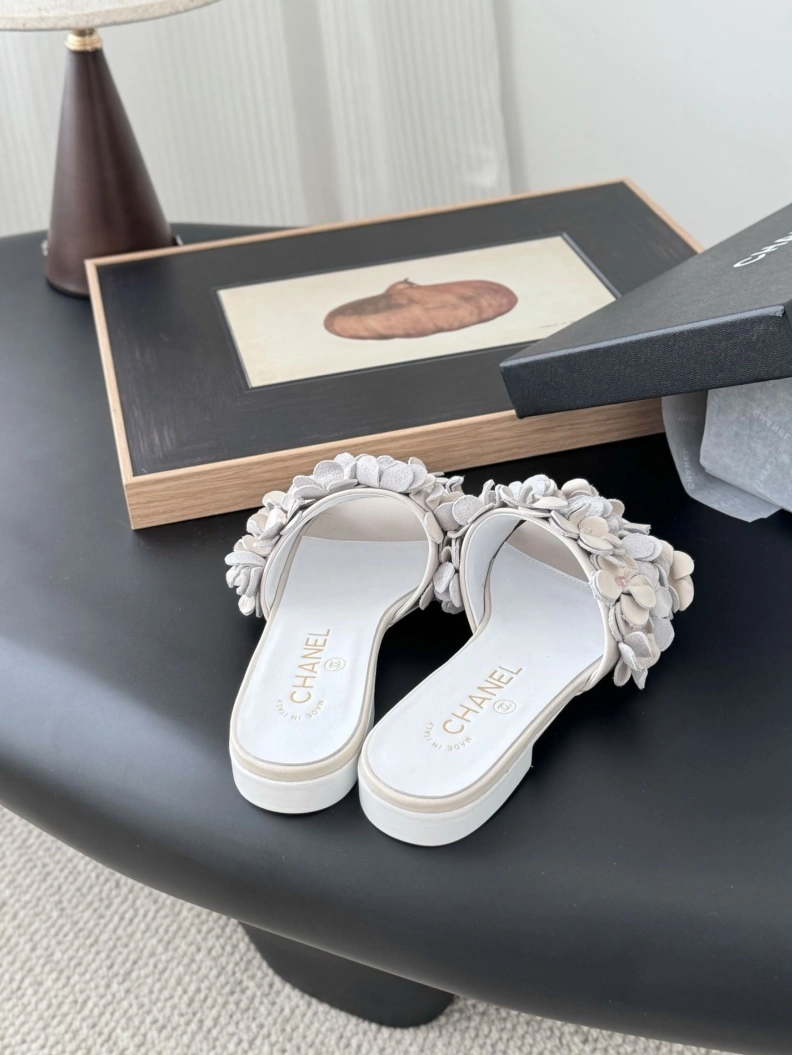 Chxnxl Slippers Sleek 119889
