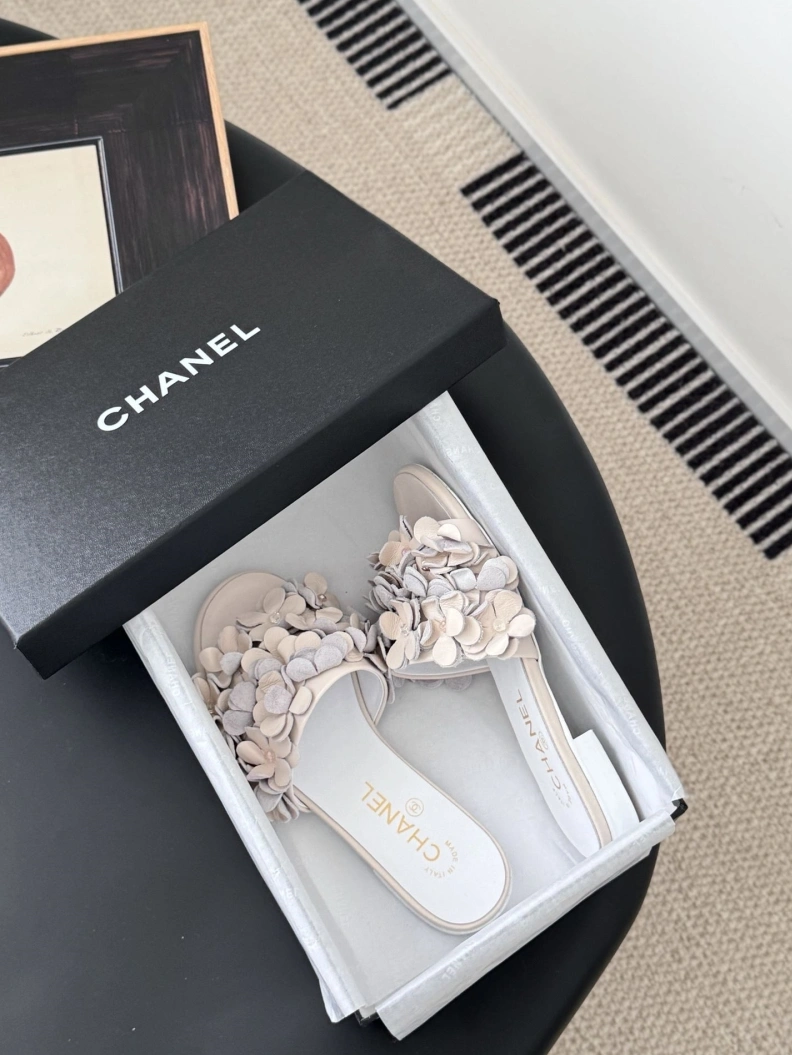 Chxnxl Slippers Sleek 119889