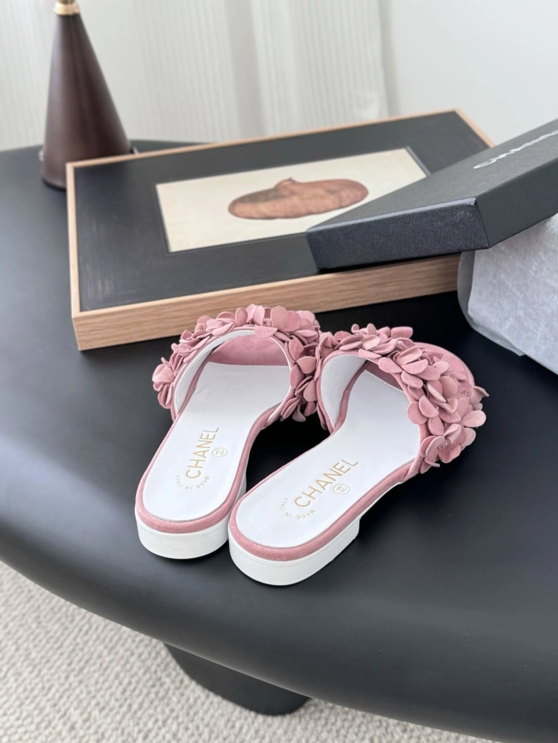 Practical Chxnxl Slippers 119887