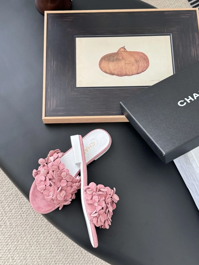 Practical Chxnxl Slippers 119887