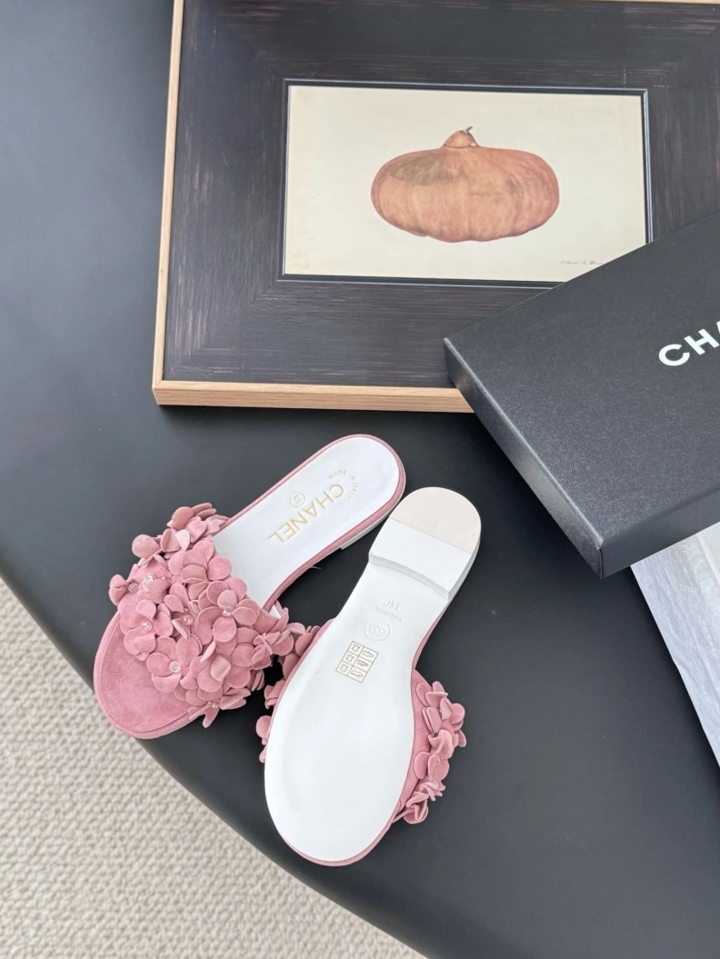 Practical Chxnxl Slippers 119887