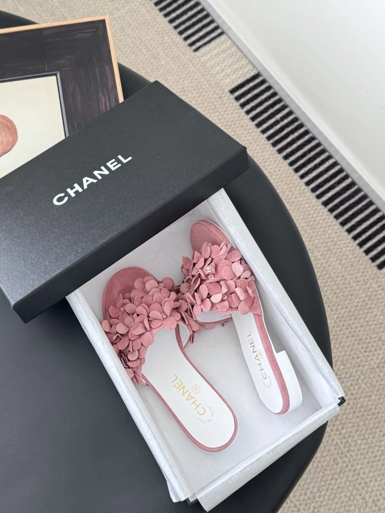 Practical Chxnxl Slippers 119887