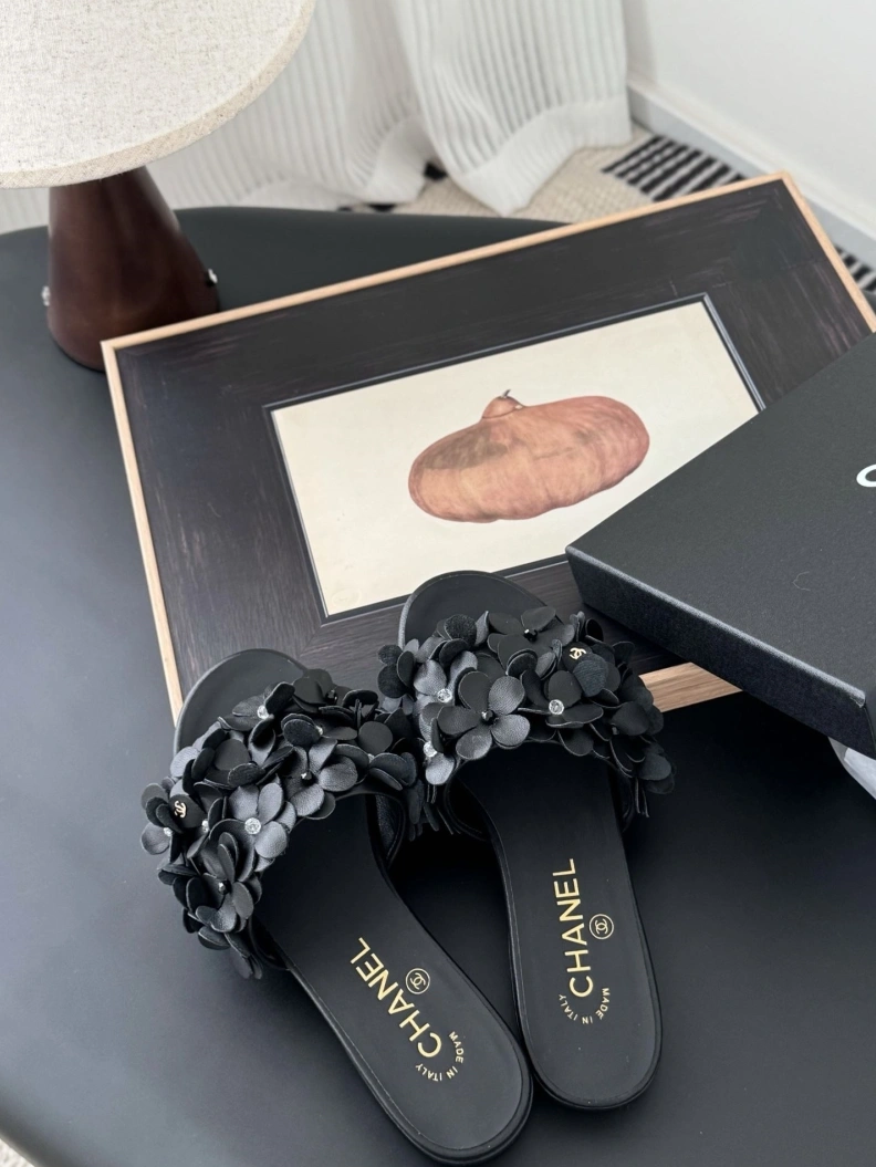 Chxnxl Slippers Sophisticated 119881