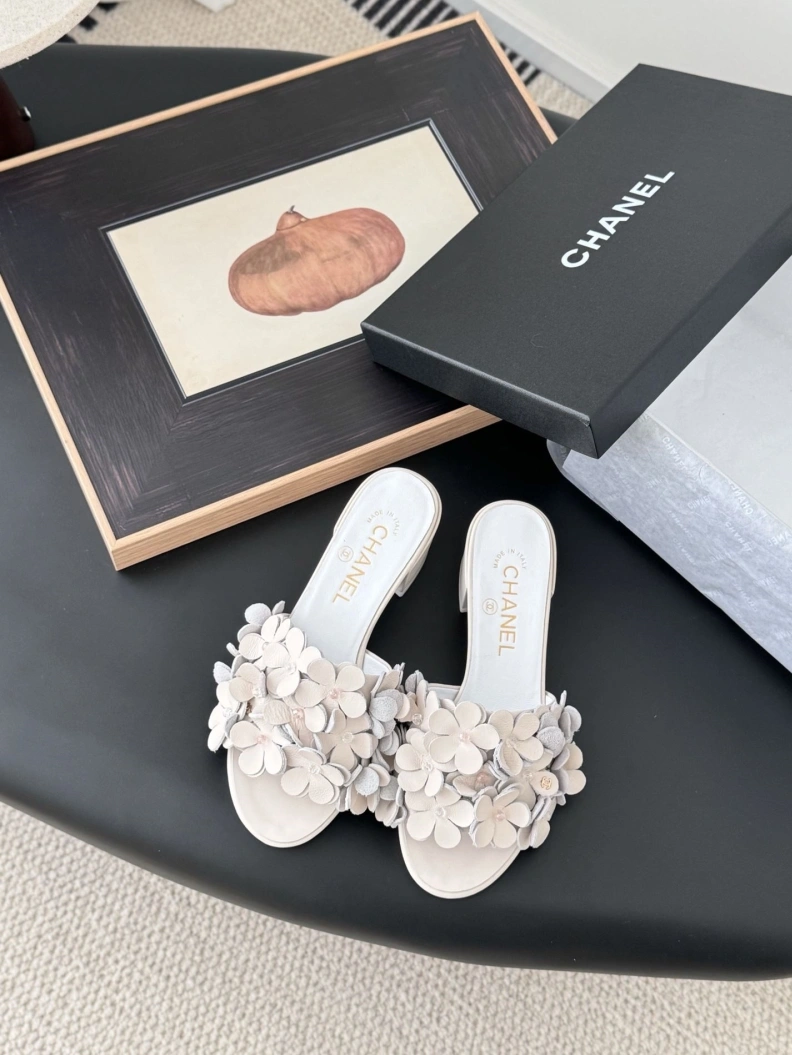 TopPick Chxnxl Slippers 119885