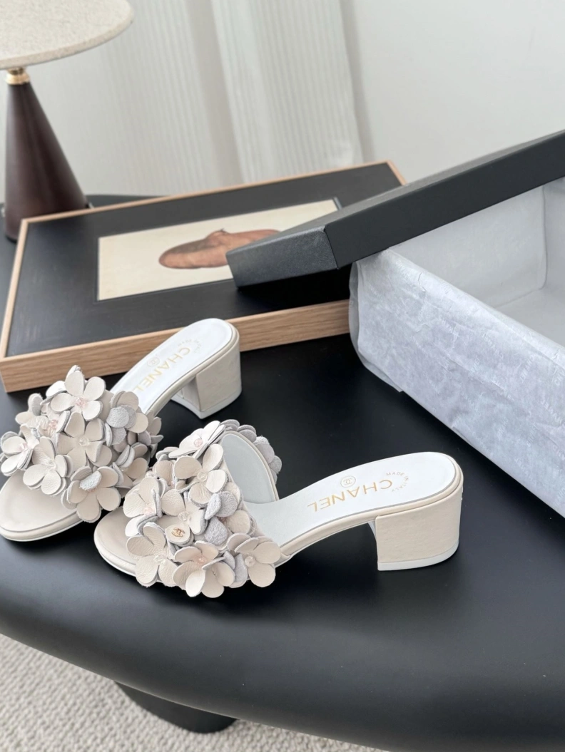 TopPick Chxnxl Slippers 119885