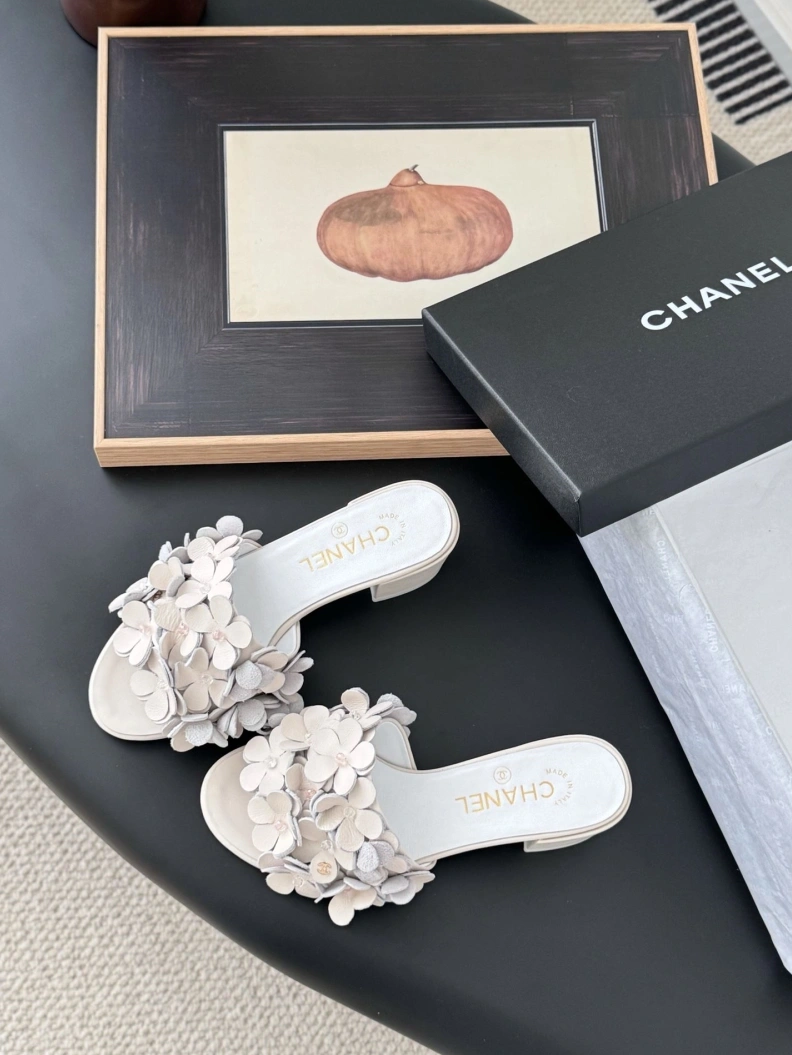 TopPick Chxnxl Slippers 119885