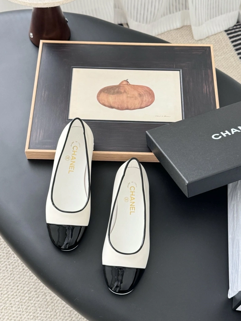 Stylish Chxnxl Flat Shoes 120944