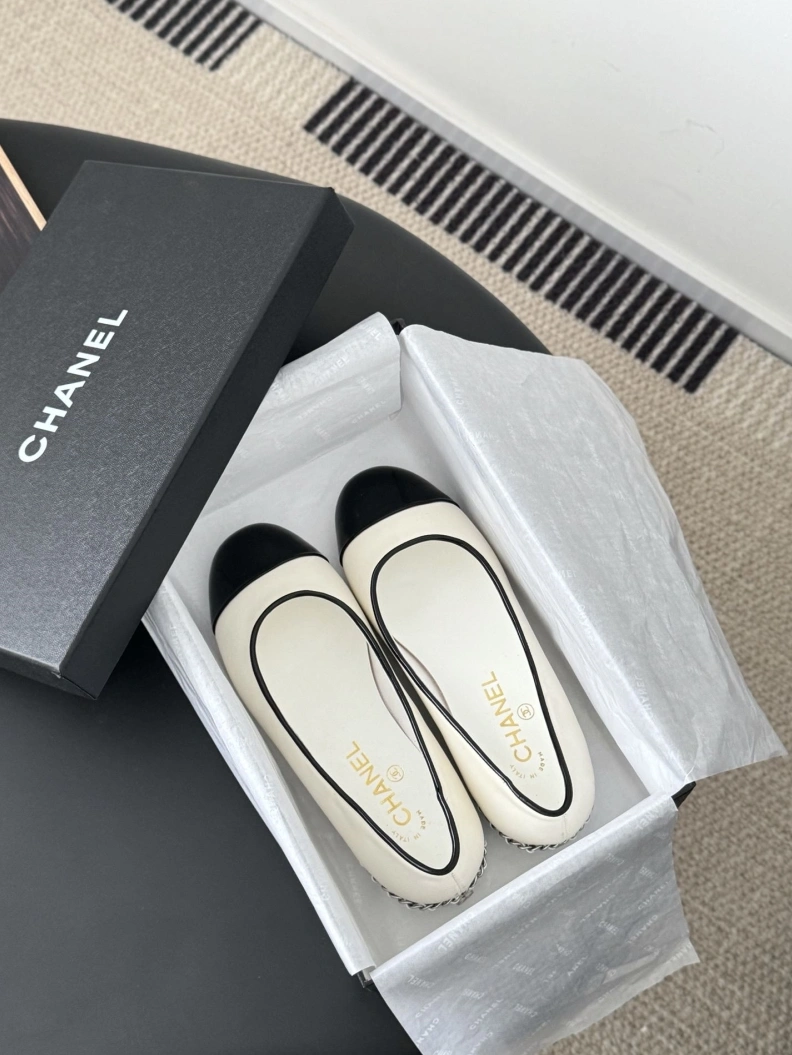 Stylish Chxnxl Flat Shoes 120944