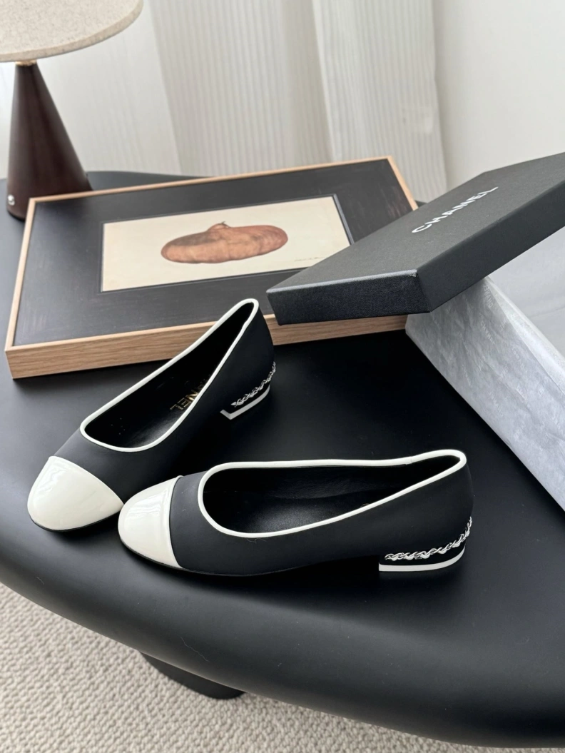 WellDesigned Chxnxl Flat Shoes 120945