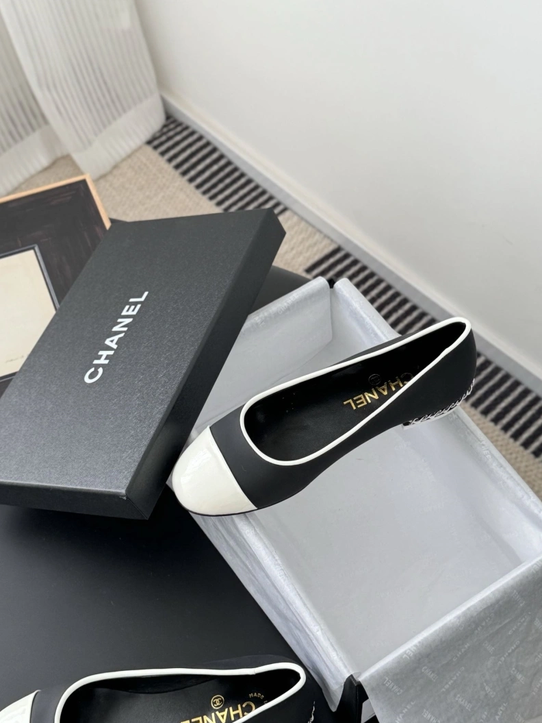 WellDesigned Chxnxl Flat Shoes 120945
