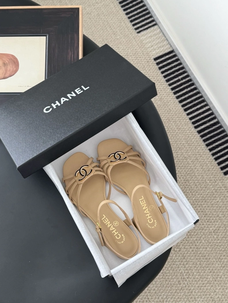 Trendy Chxnxl Sandals 120436