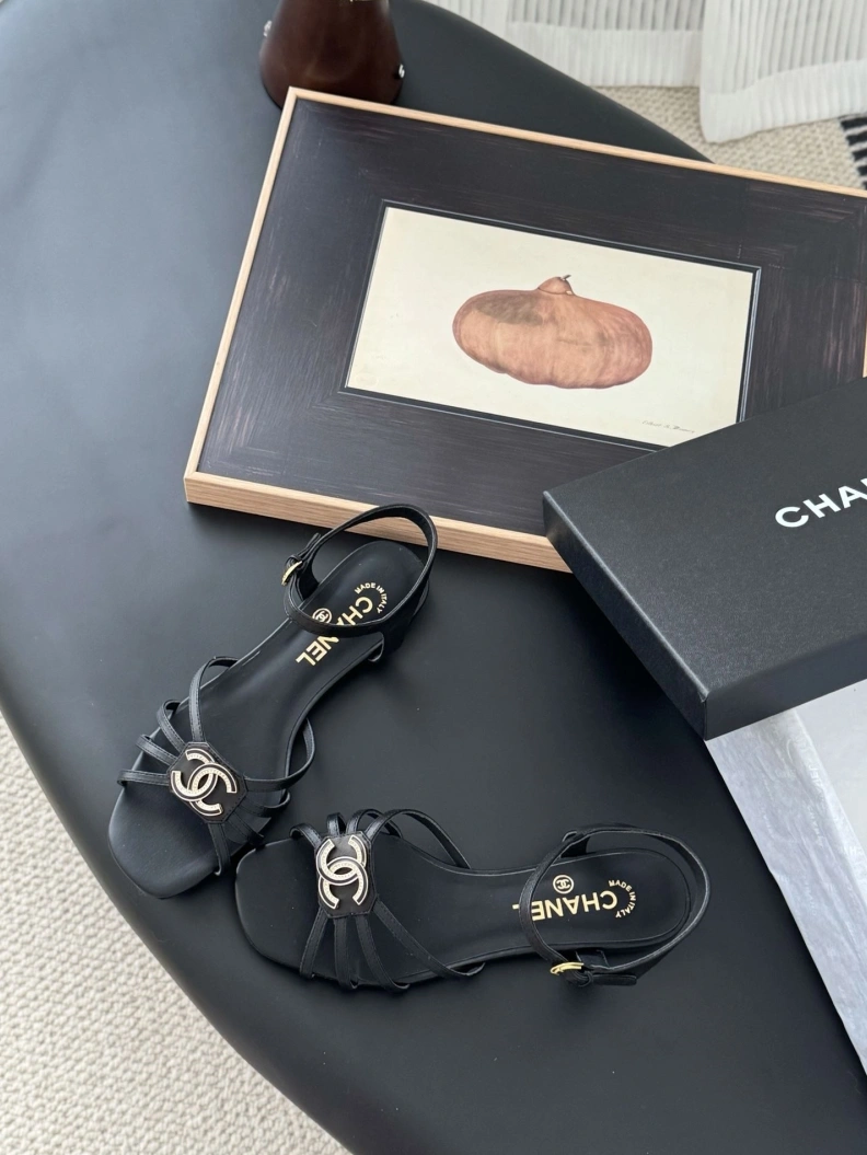 Timeless Chxnxl Sandals 120423