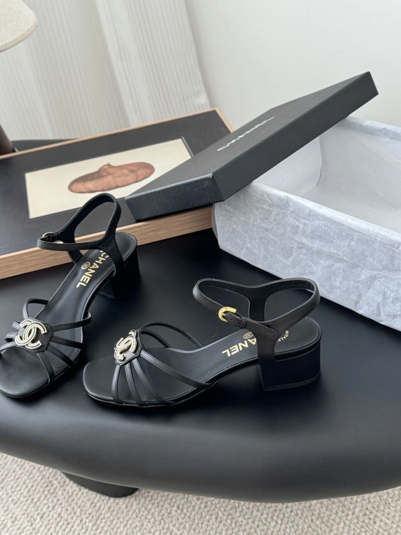 Bright Chxnxl Sandals 120434