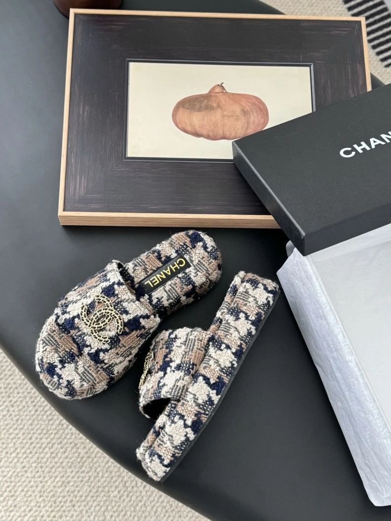 Durable Chxnxl Slippers 119876