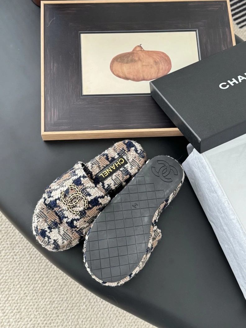 Durable Chxnxl Slippers 119876