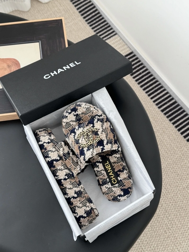 Durable Chxnxl Slippers 119876