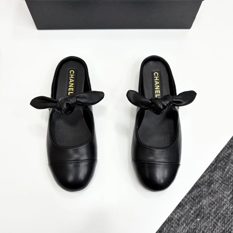 ModernLook Chxnxl Slippers 119862