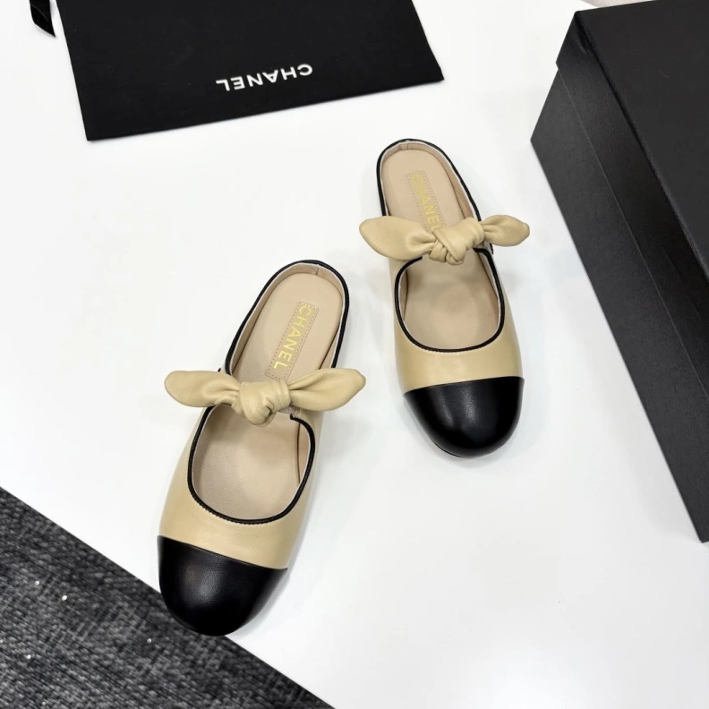 EyeCatching Chxnxl Slippers 119870