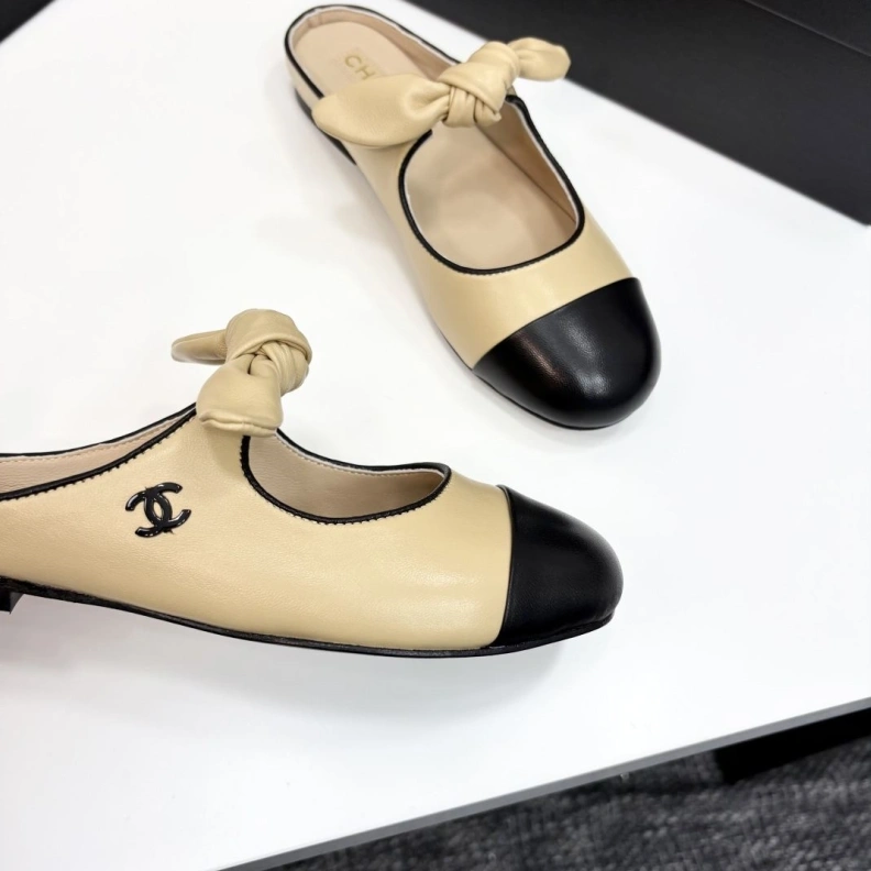 EyeCatching Chxnxl Slippers 119870
