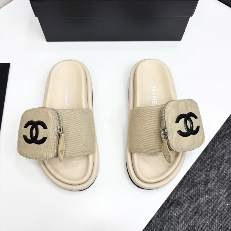 Vibrant Chxnxl Slippers 119878