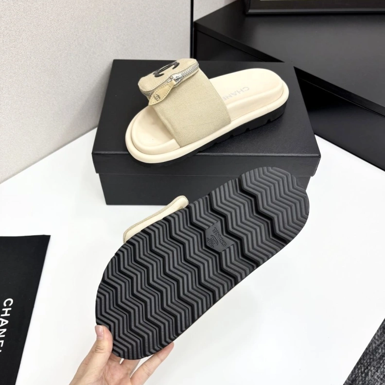 Vibrant Chxnxl Slippers 119878