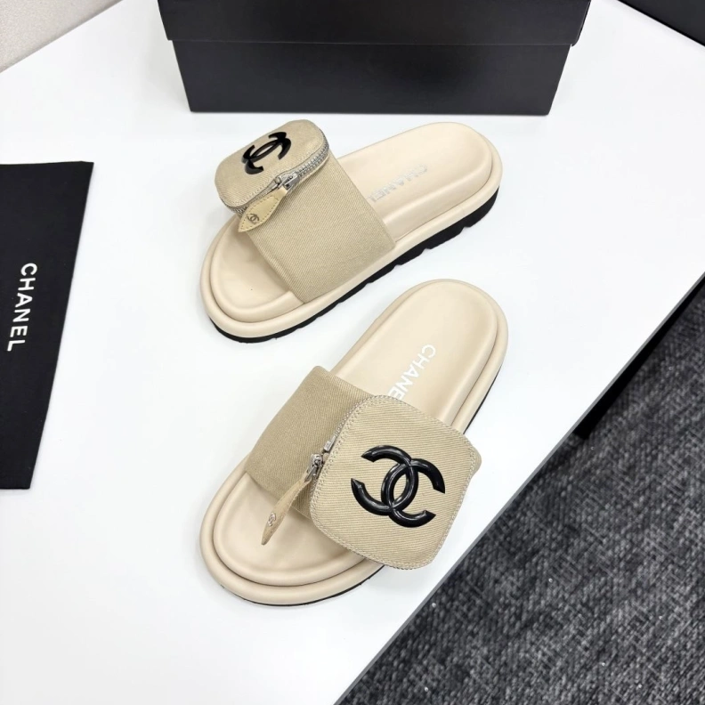 Vibrant Chxnxl Slippers 119878