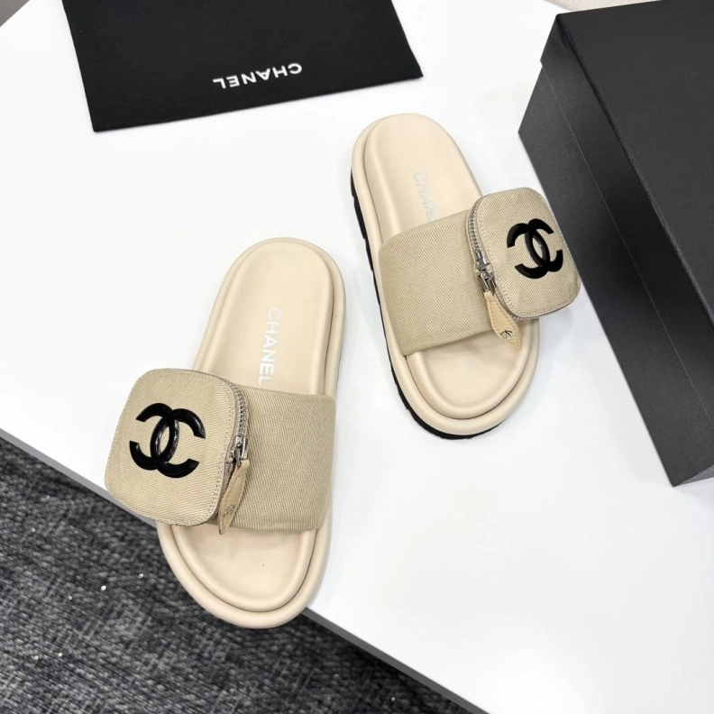 Vibrant Chxnxl Slippers 119878