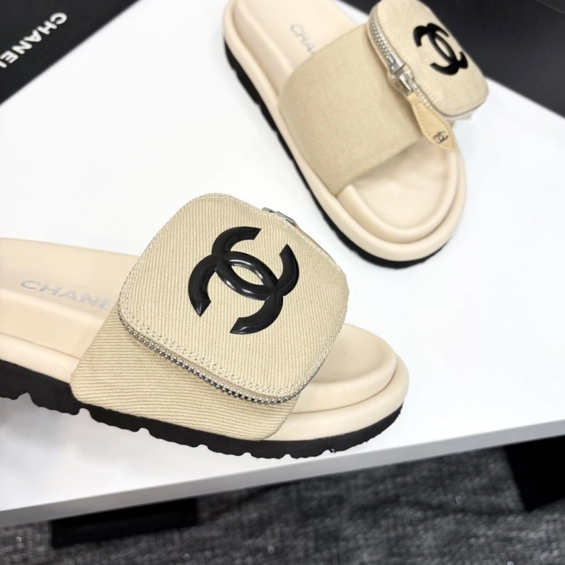 Vibrant Chxnxl Slippers 119878