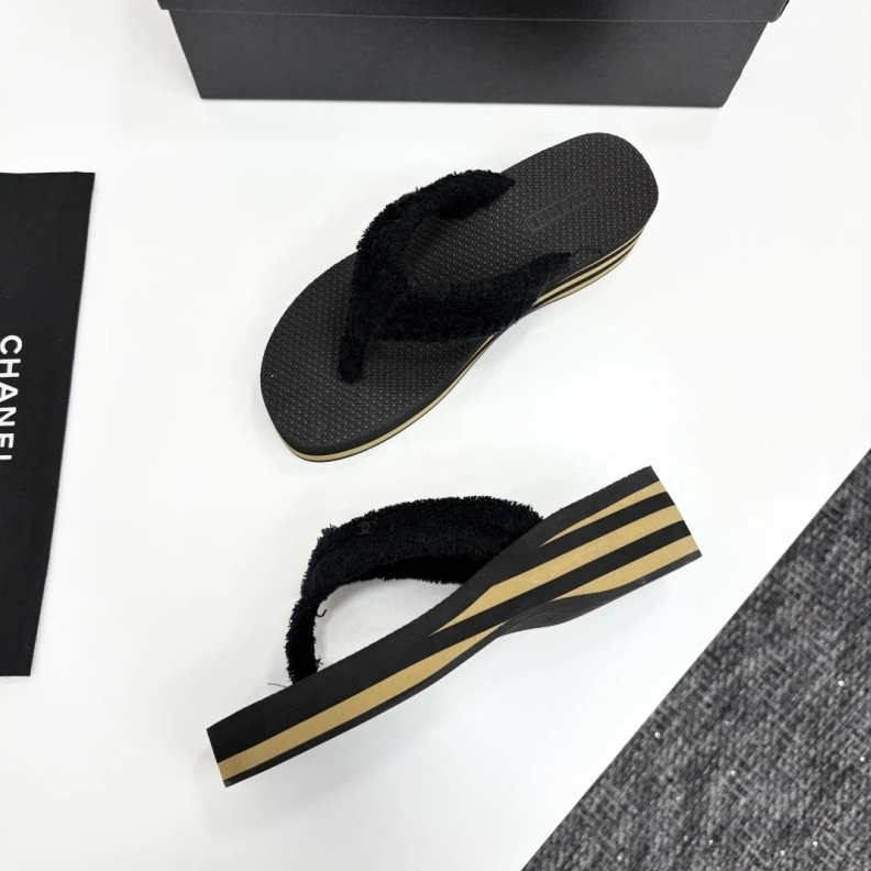 DailyWear Chxnxl Slippers 119869