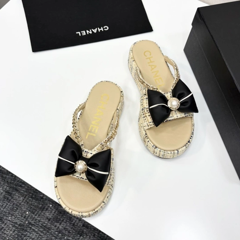 Comfortable Chxnxl Slippers 119865