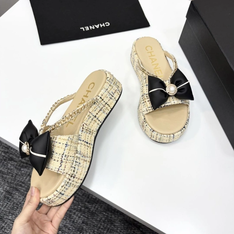 Comfortable Chxnxl Slippers 119865