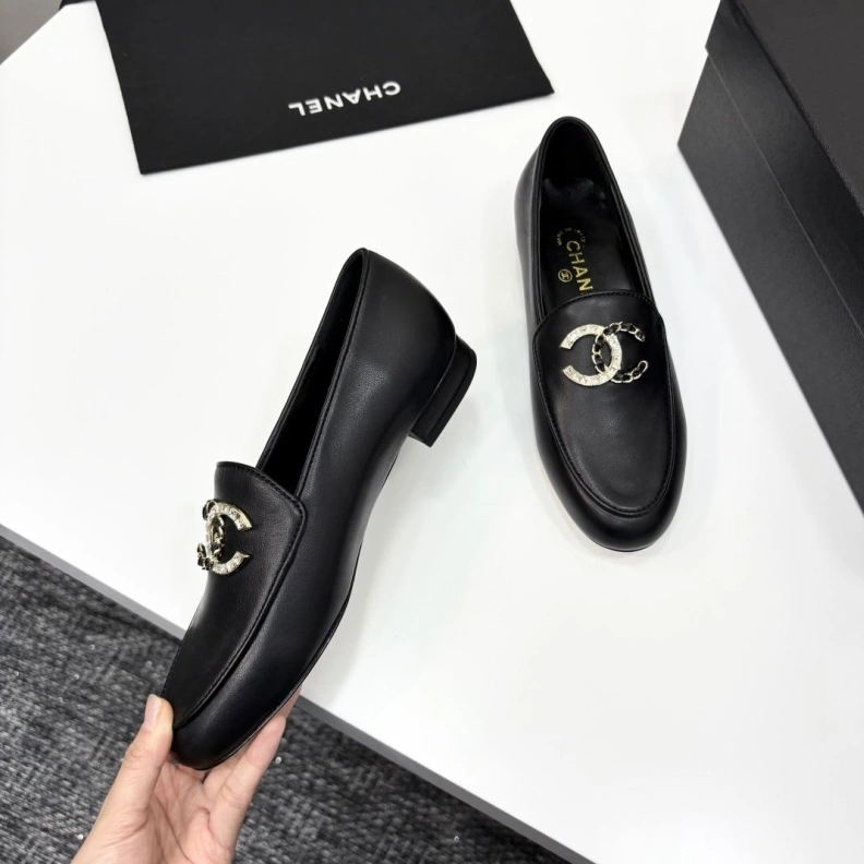 Durable Chxnxl Leather Shoes 120656