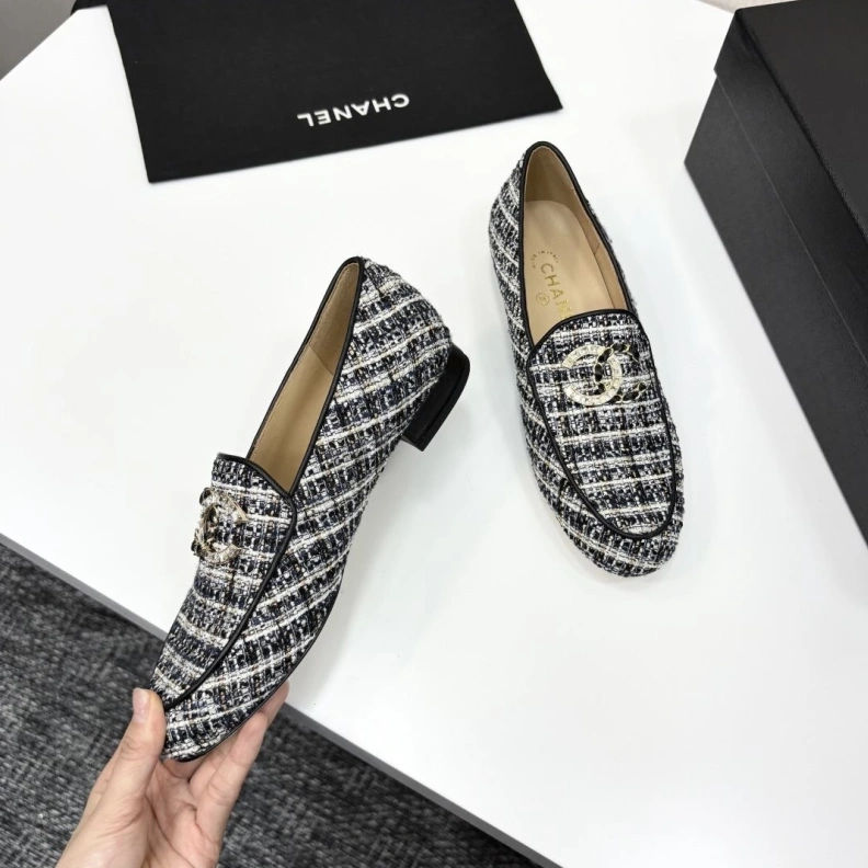 Bright Chxnxl Leather Shoes 120672