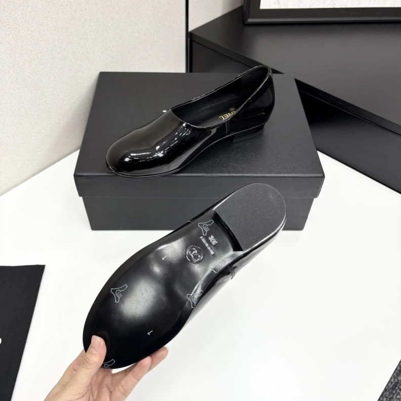 Timeless Chxnxl Leather Shoes 120666
