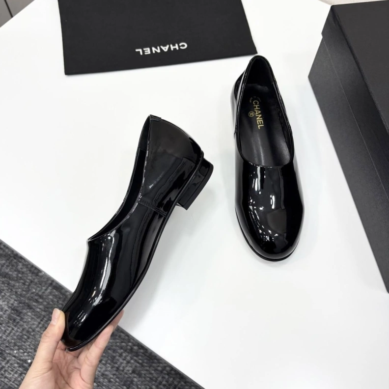 Timeless Chxnxl Leather Shoes 120666