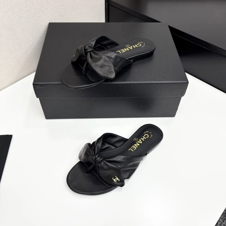 Lightweight Chxnxl Slippers 119848