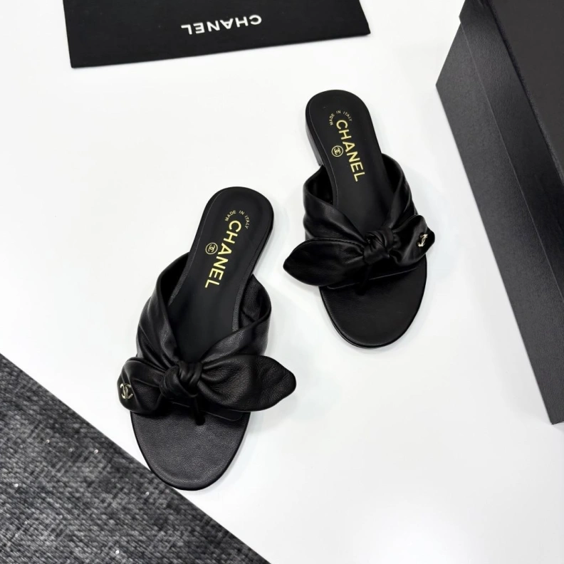 Lightweight Chxnxl Slippers 119848
