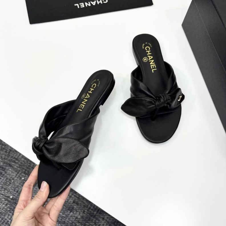 Lightweight Chxnxl Slippers 119848