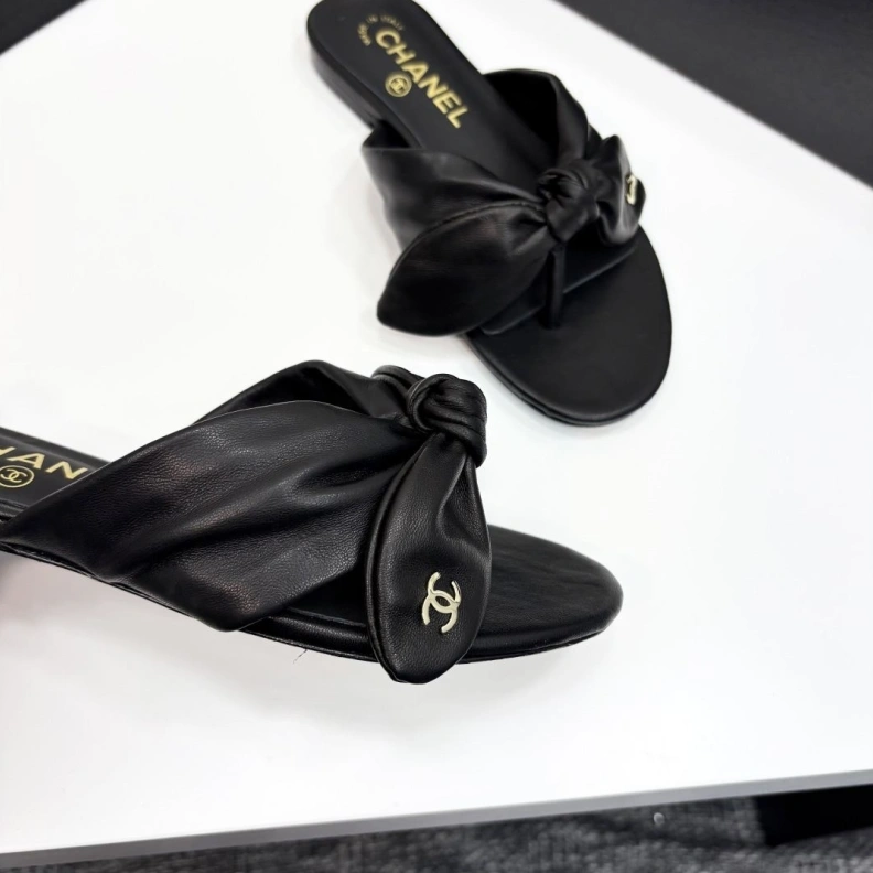 Lightweight Chxnxl Slippers 119848
