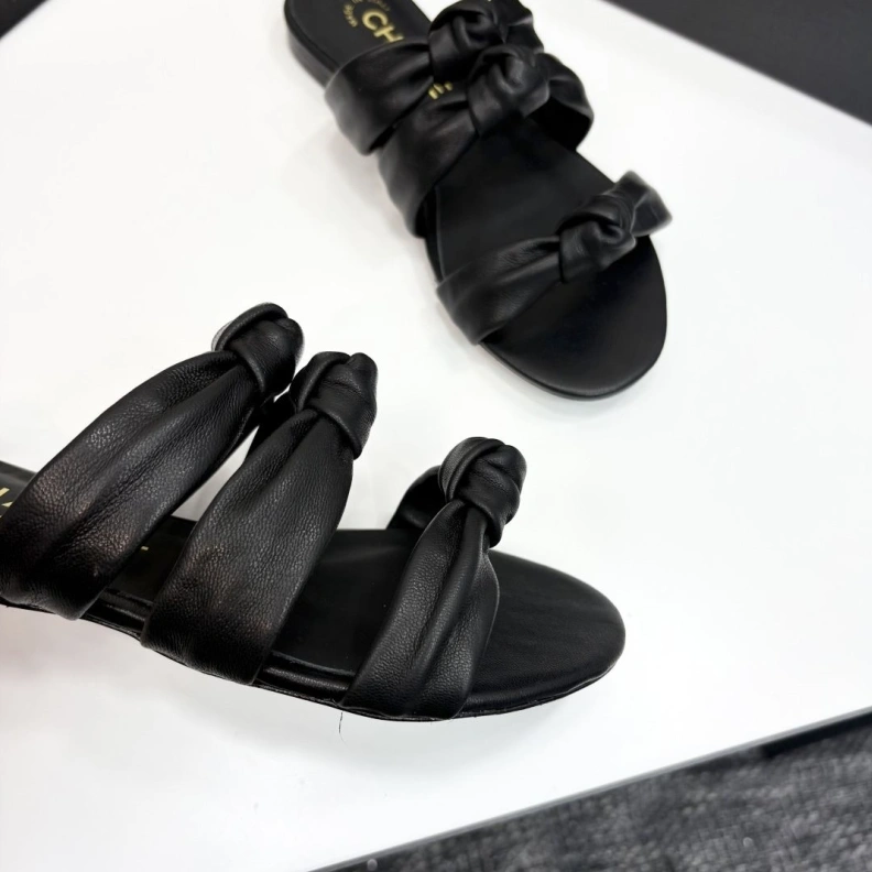 Compact Chxnxl Slippers 119844