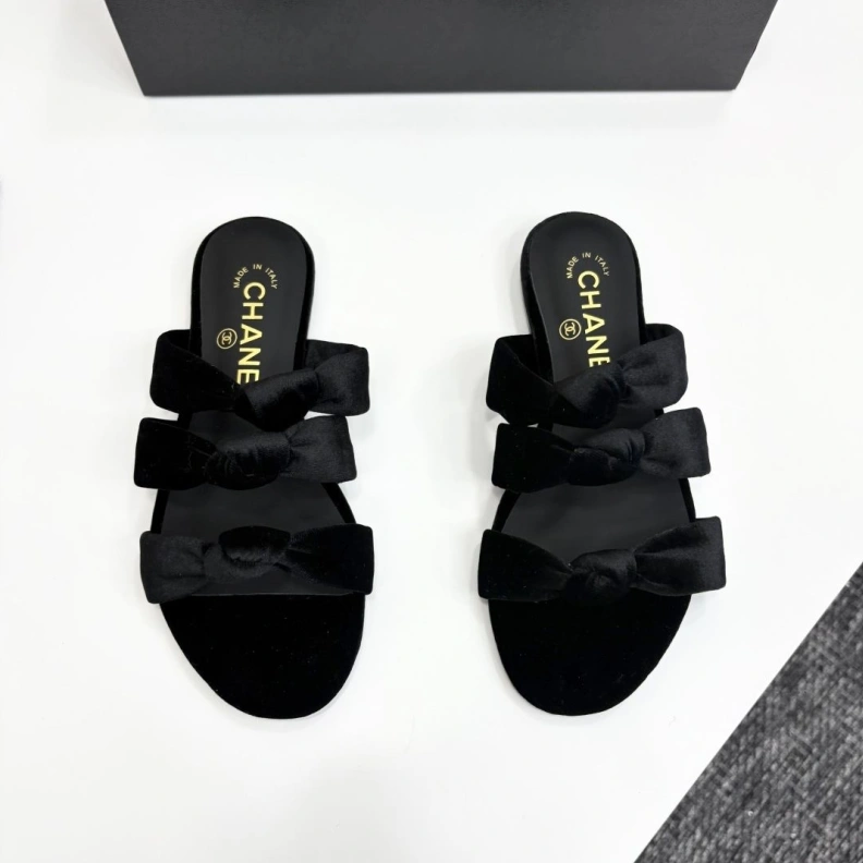 Efficient Chxnxl Sandals 120417