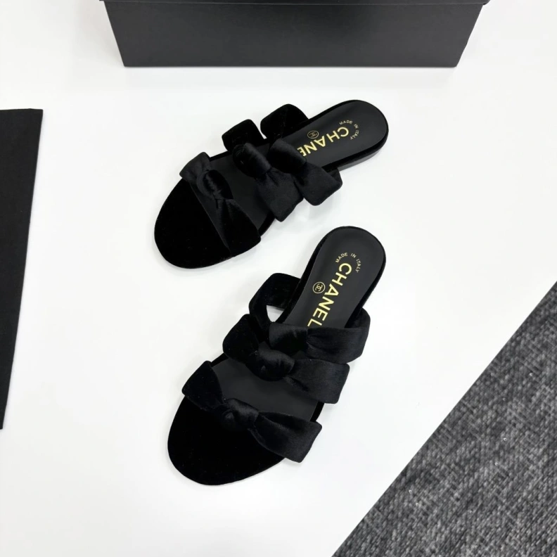 Efficient Chxnxl Sandals 120417