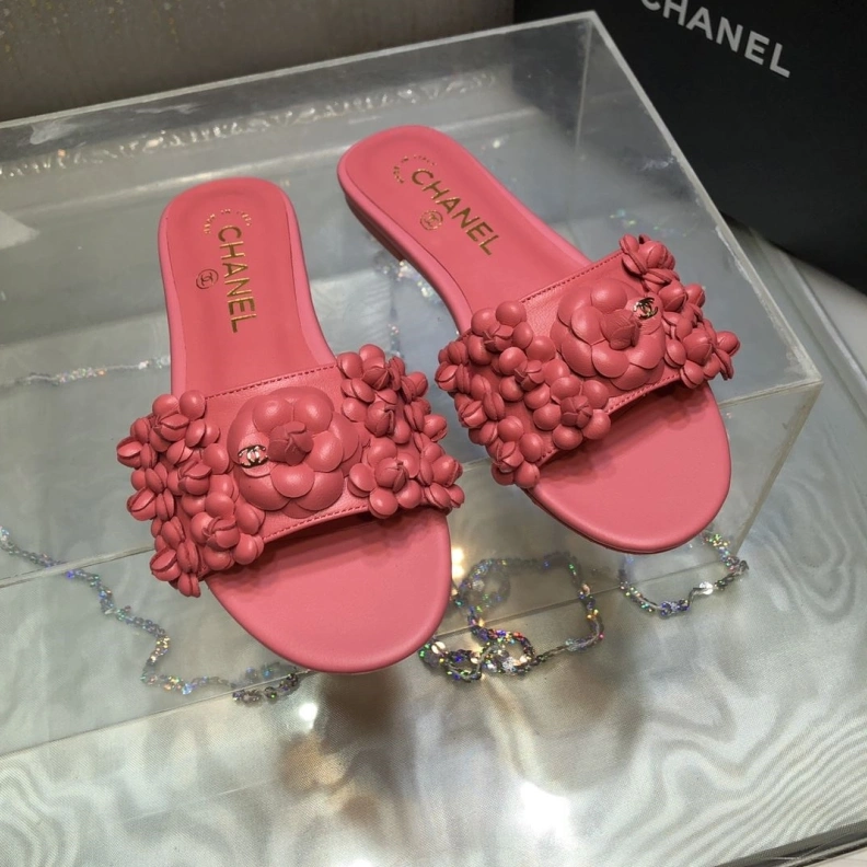 HighQuality Chxnxl Slippers 119845