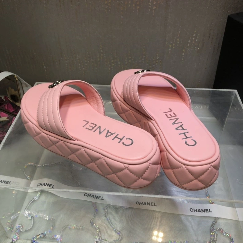 Lightweight Chxnxl Sandals 120415