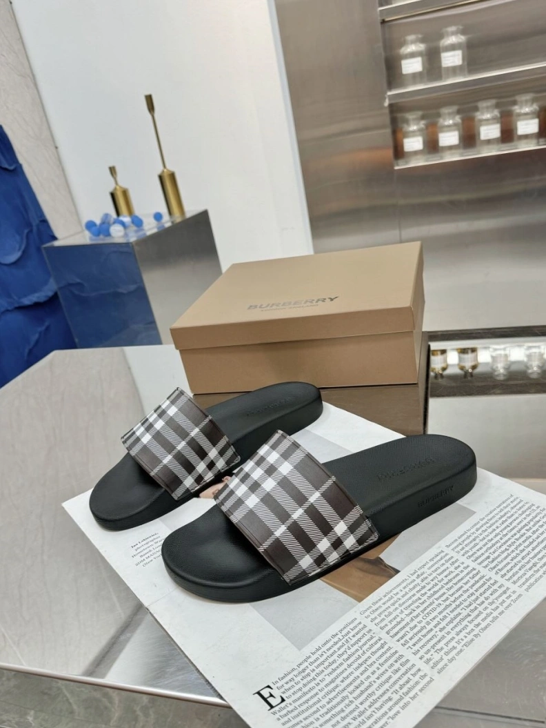 Elegant Bxrbxrry Slippers 114880