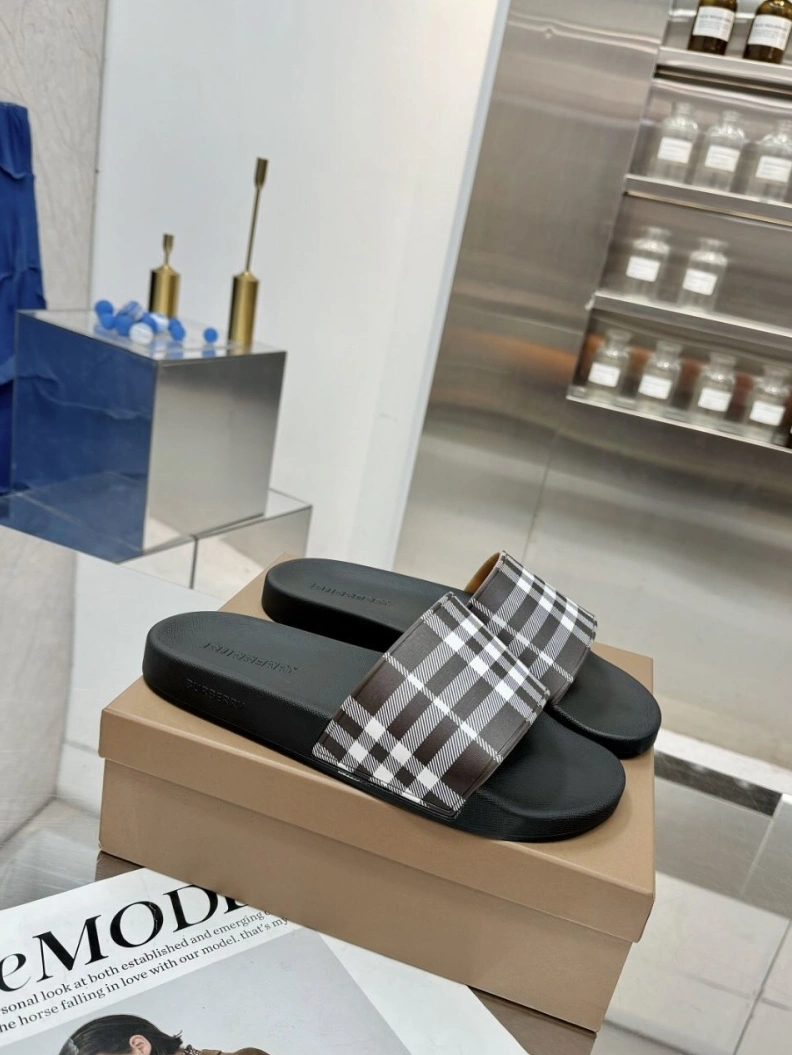 Elegant Bxrbxrry Slippers 114880