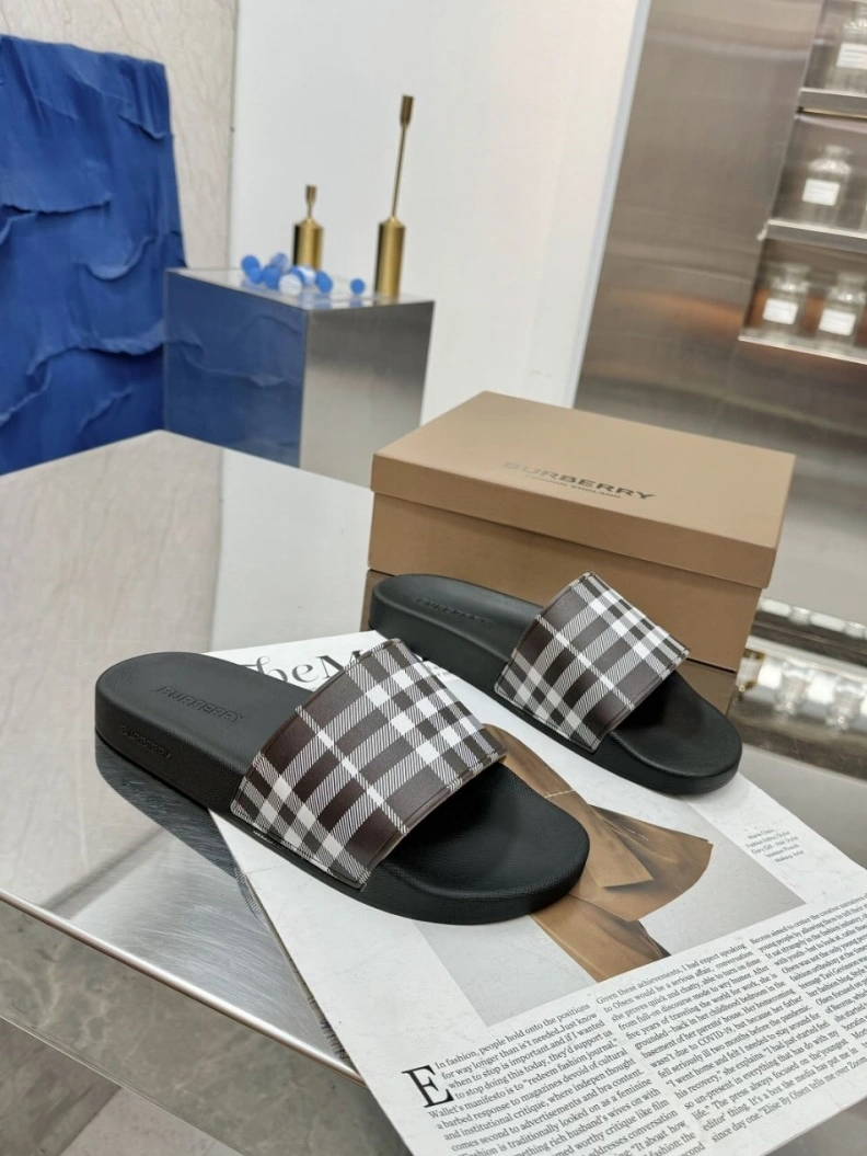 Elegant Bxrbxrry Slippers 114880