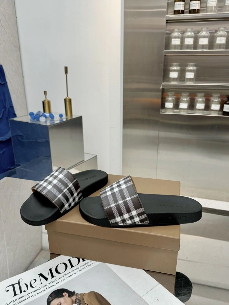 Elegant Bxrbxrry Slippers 114880